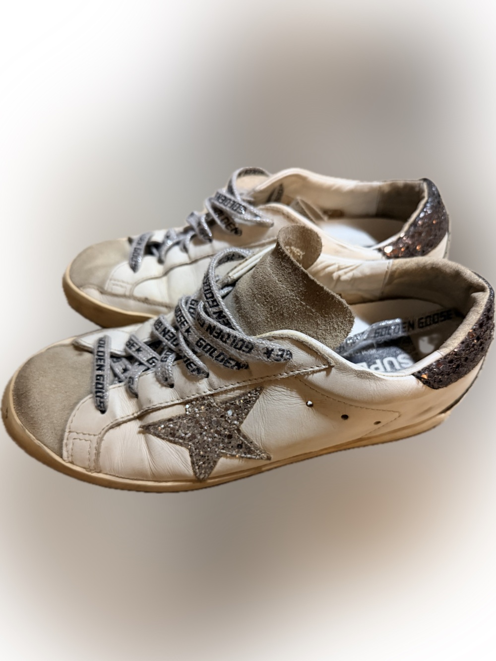 Golden Goose superstar size 37